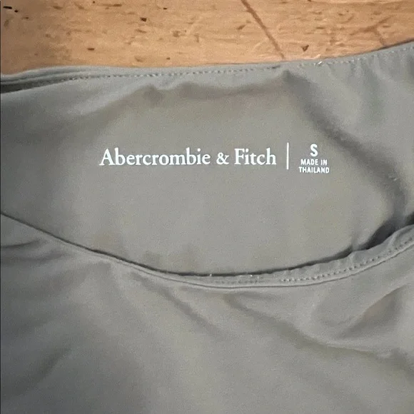 Abercrombie & Fitch Seamless short sleeve size S - Picture 4 of 7